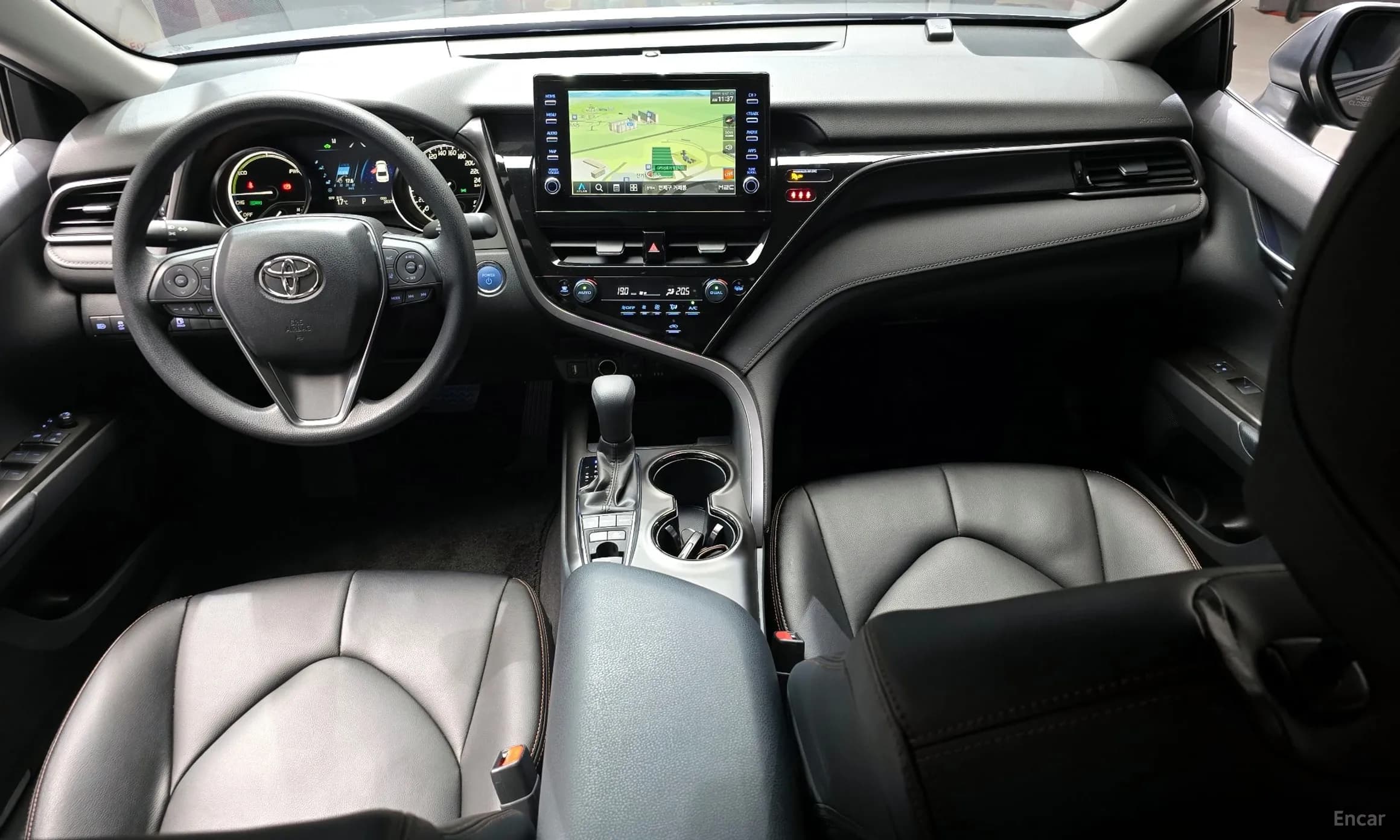 Camry (XV70)