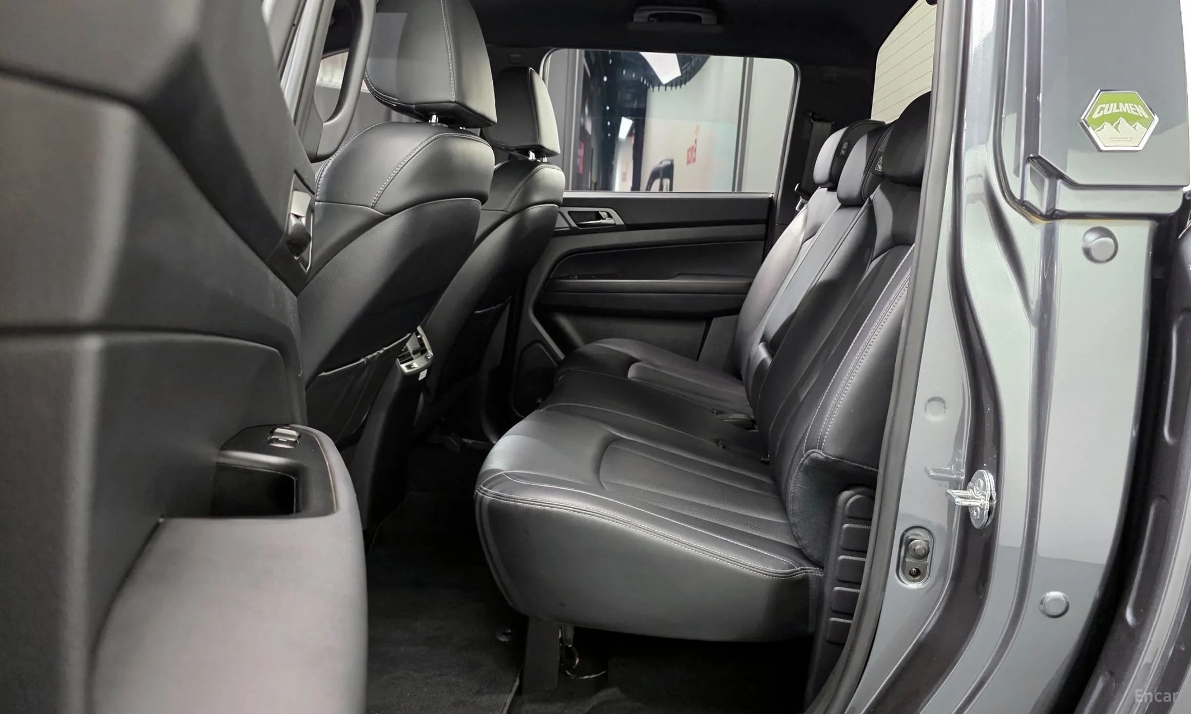 Rexton Sports Khan