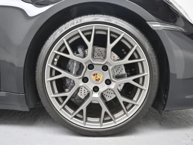 911 (992)