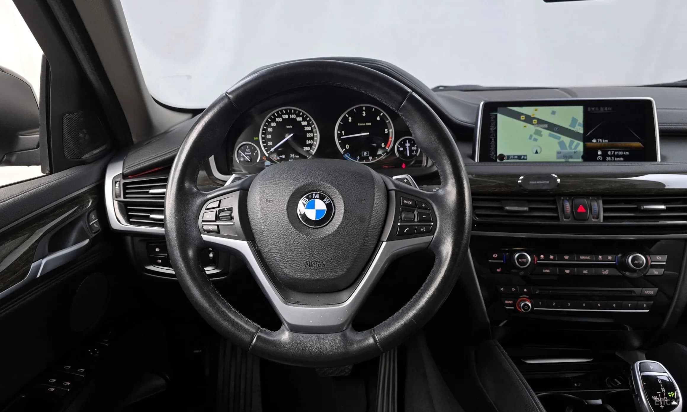 X6 (F16)