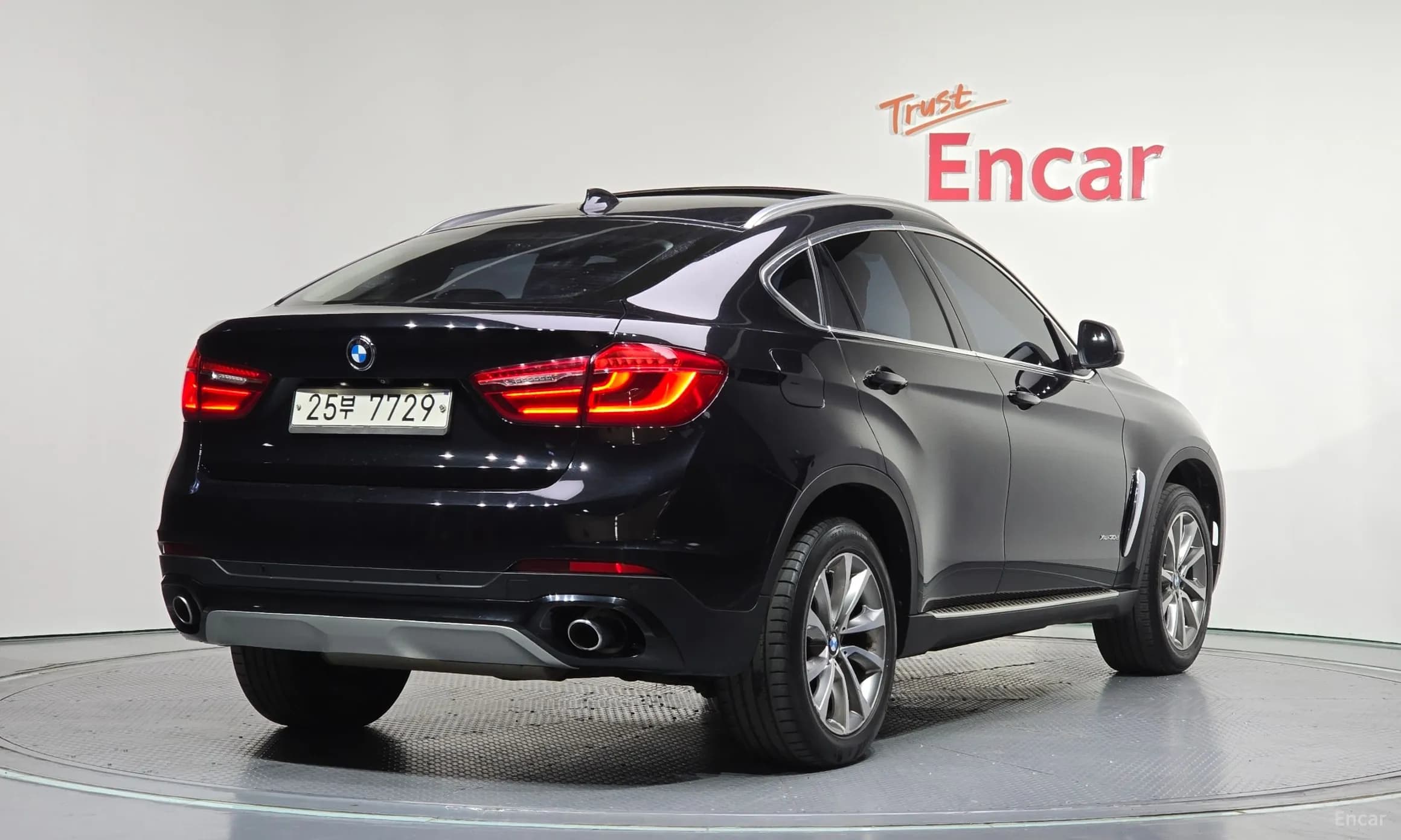 X6 (F16)