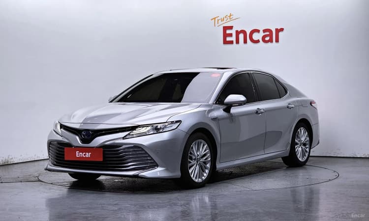 Camry (XV70)