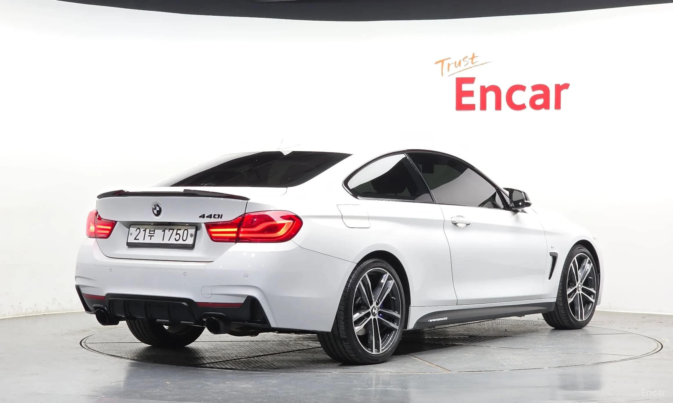 Series 4 (F32)