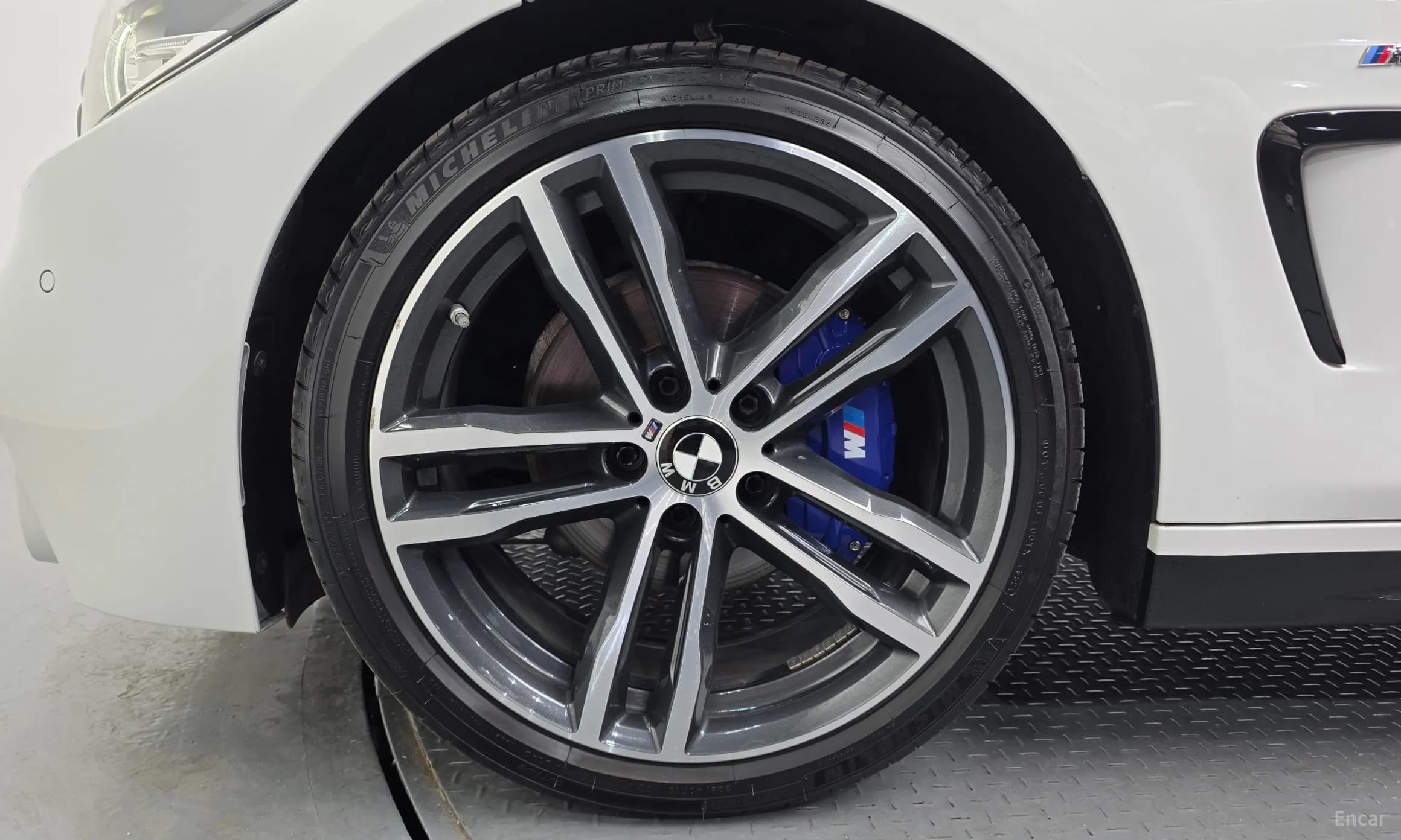 Series 4 (F32)