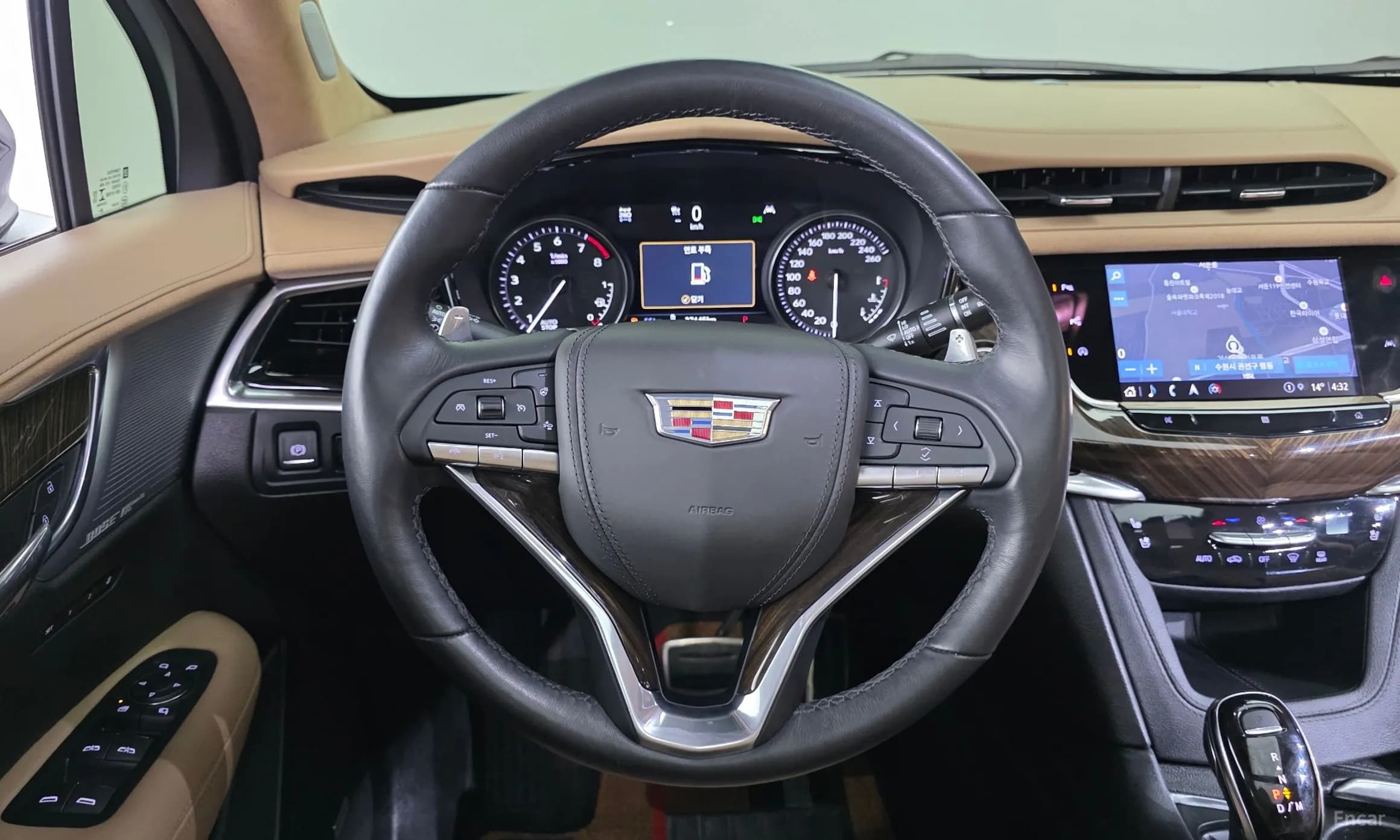 XT6