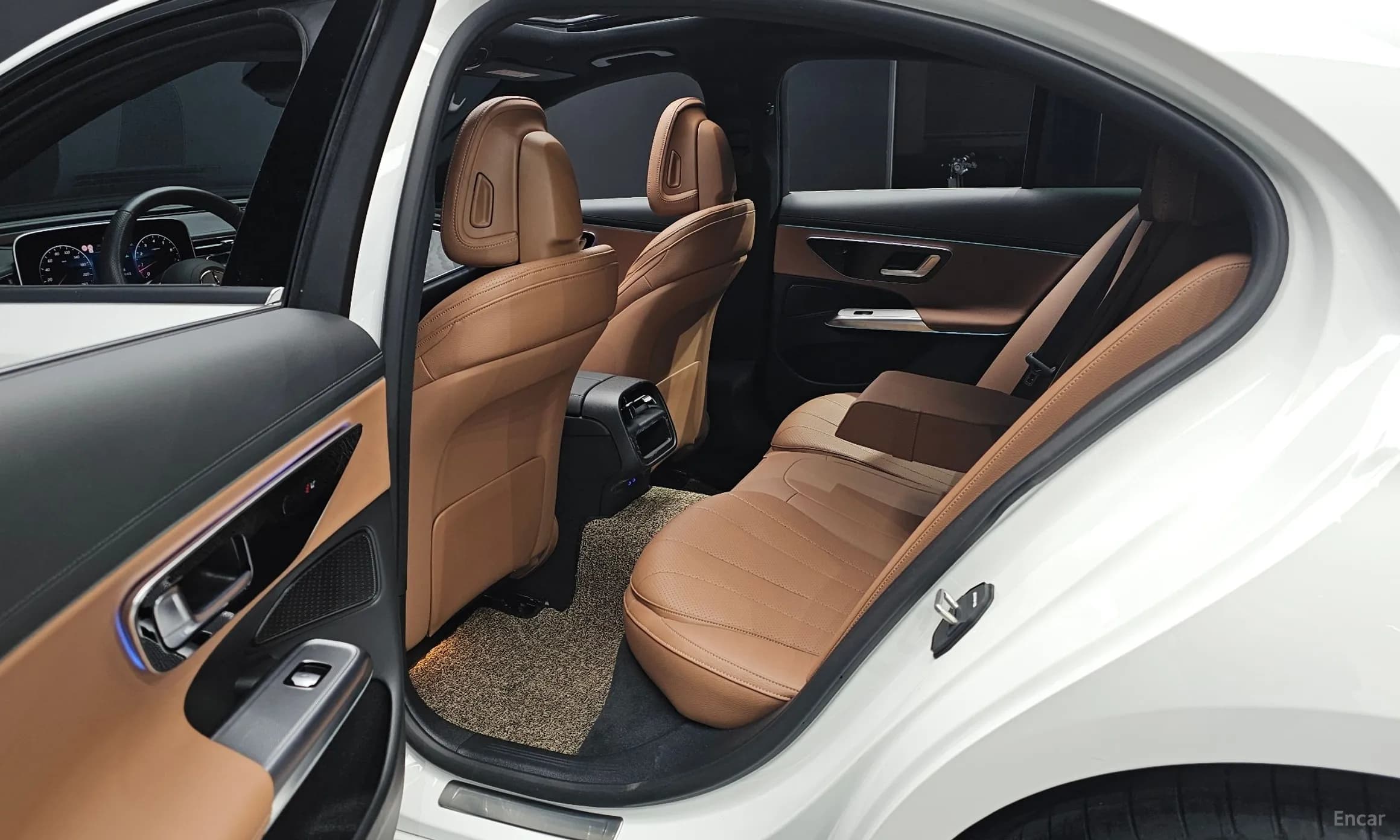 E-Class W214