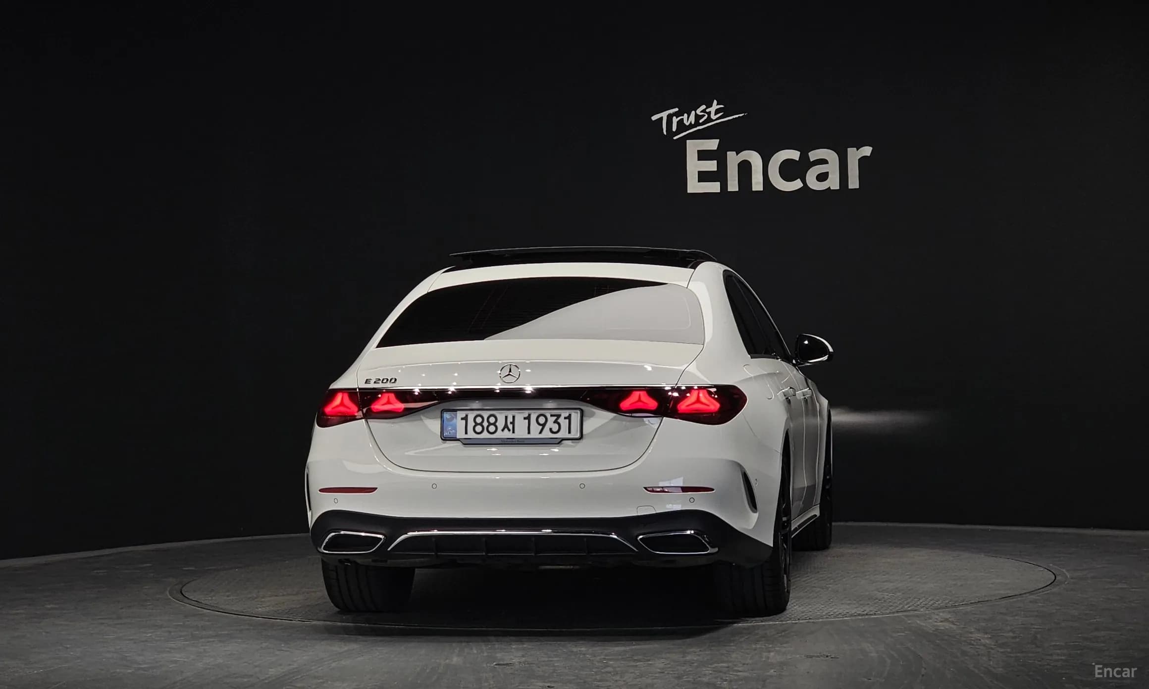 E-Class W214