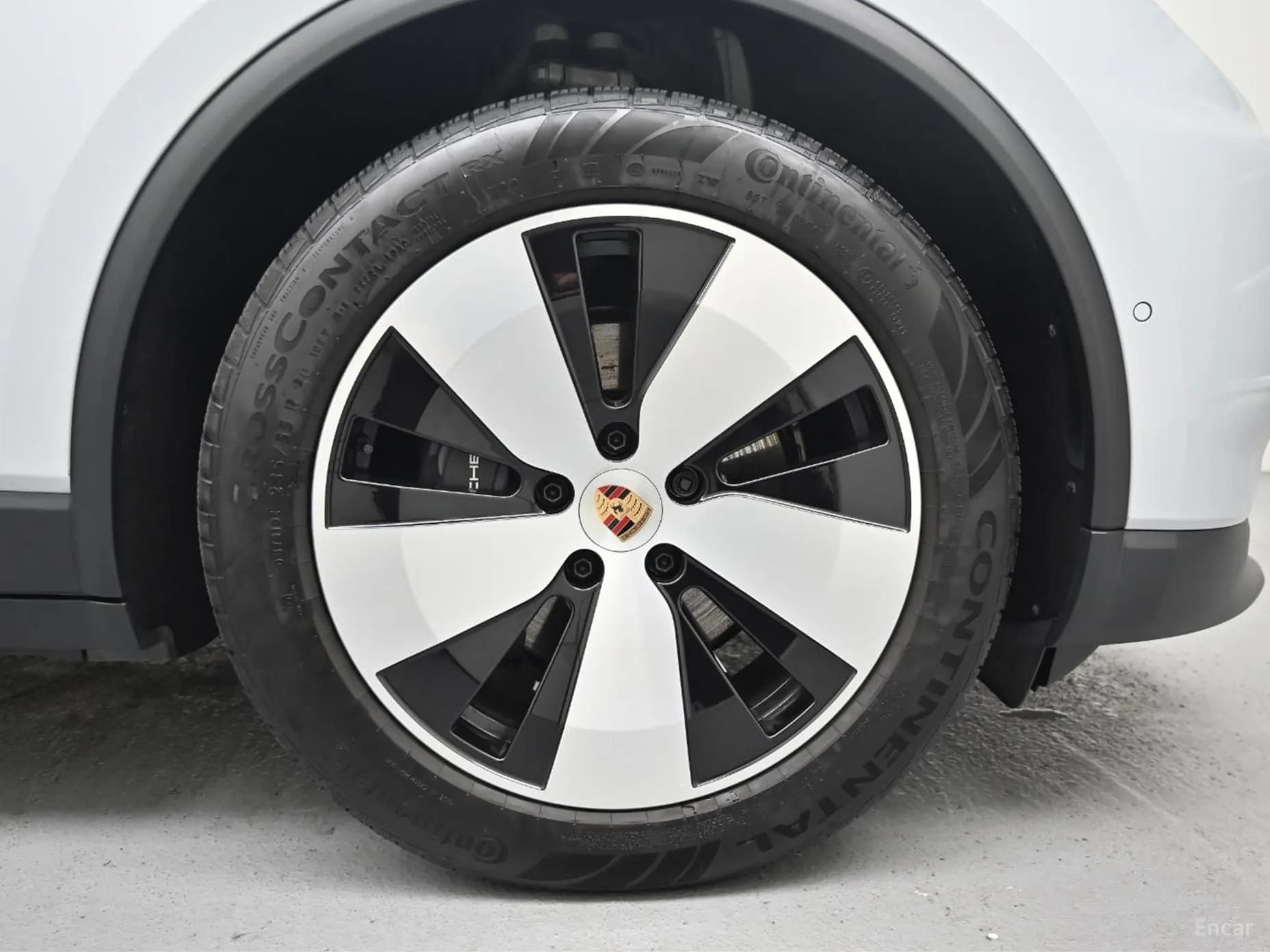 Macan EV