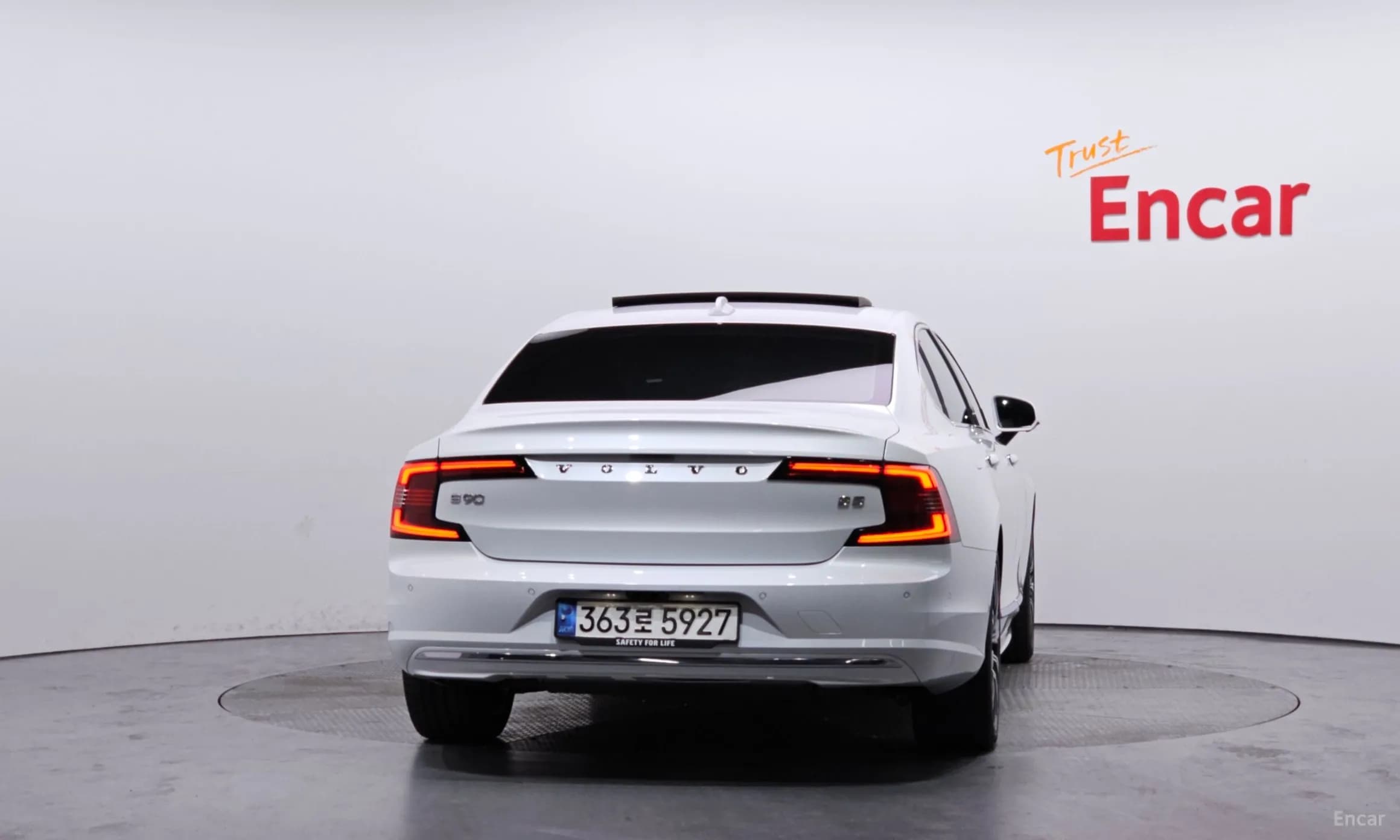 S90