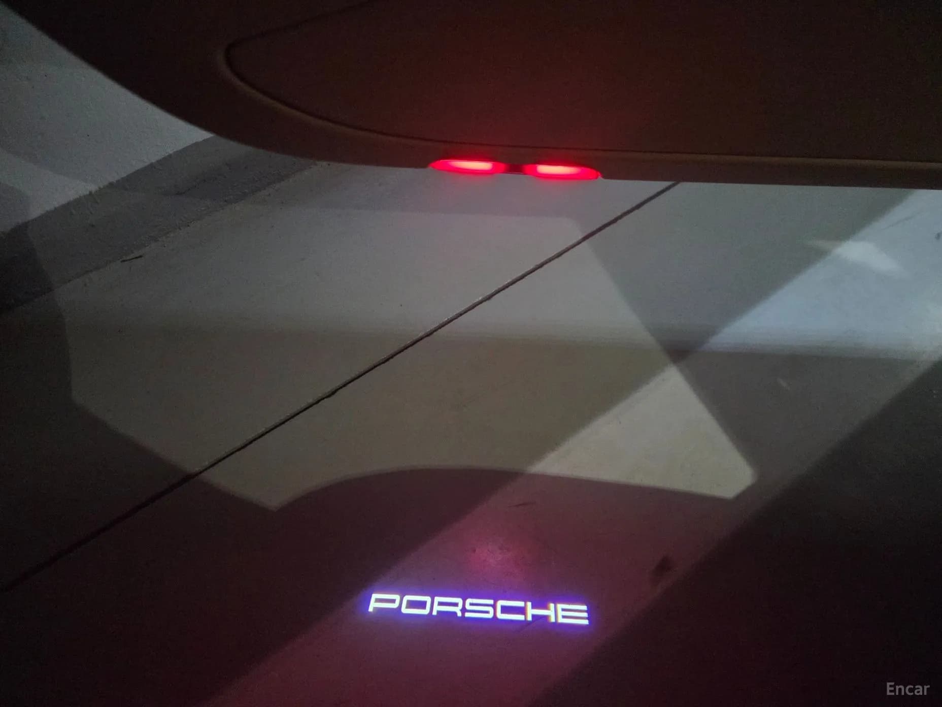 910