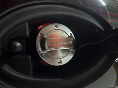 910