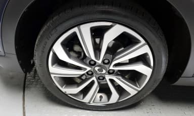 Berry New Tivoli