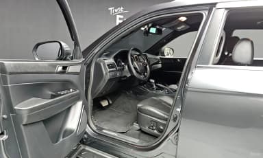 Rexton Sports Khan