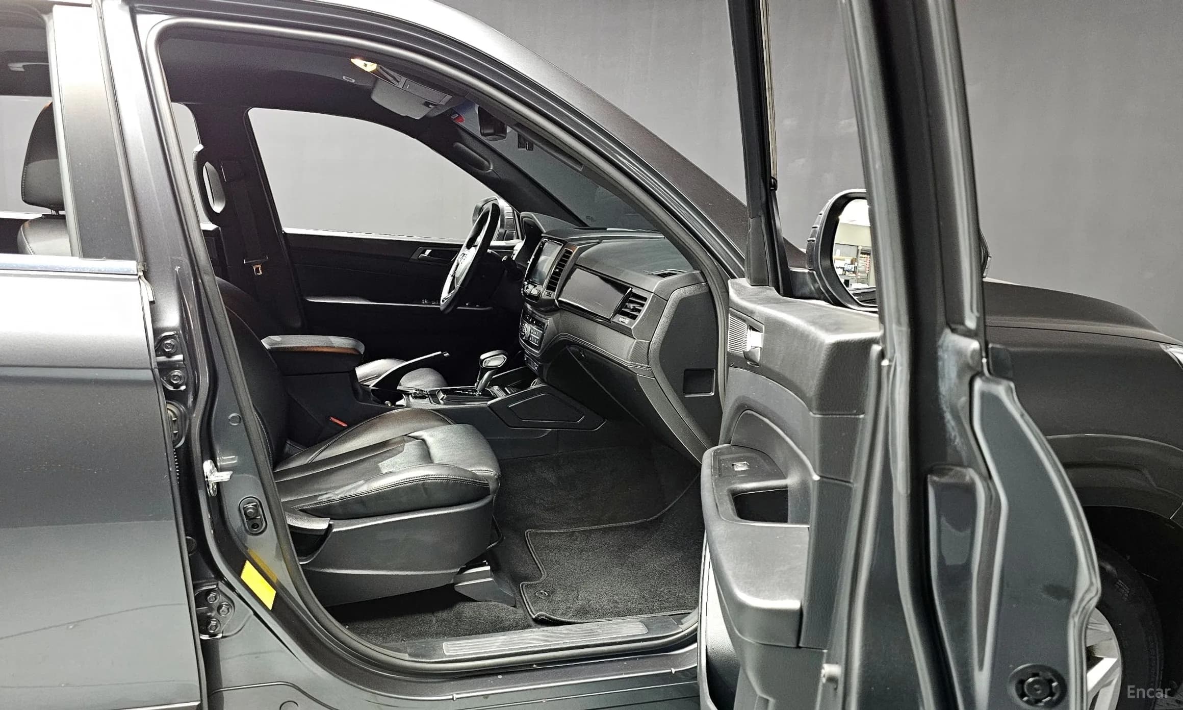 Rexton Sports Khan