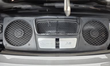 910