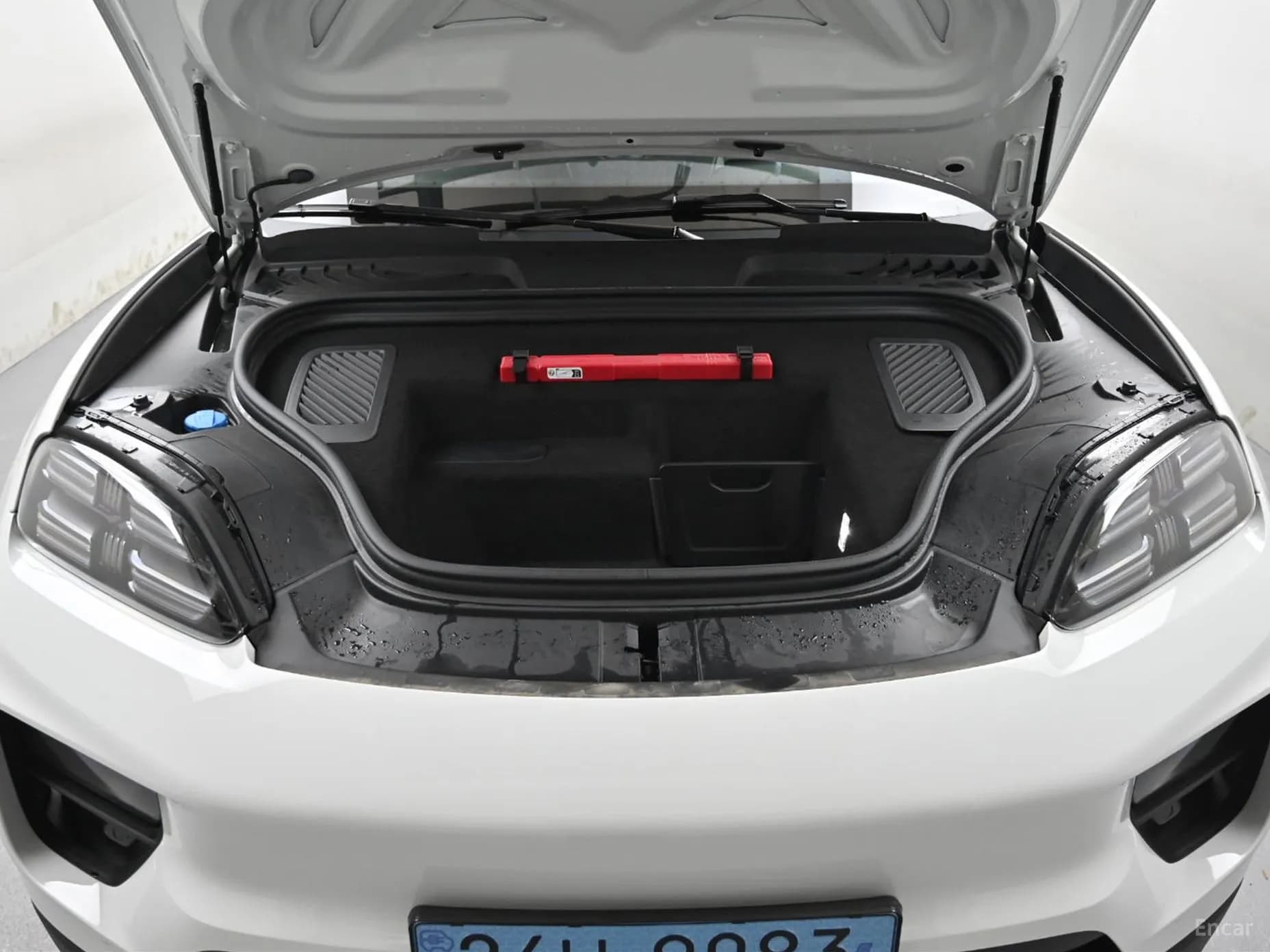 Macan EV