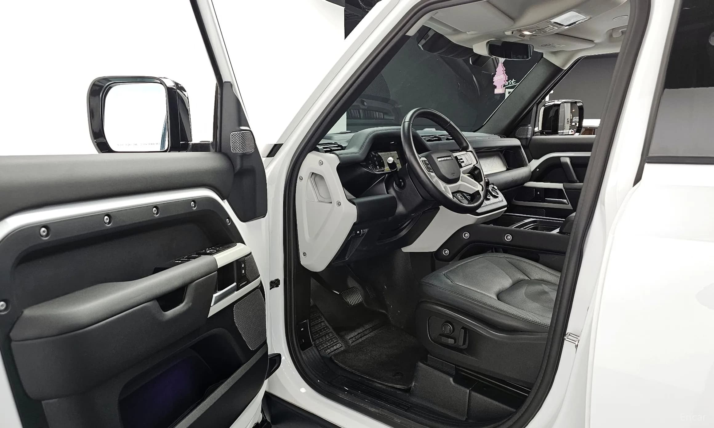 Defender (L663)