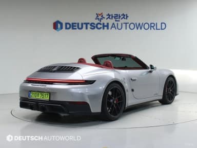 911 (992)