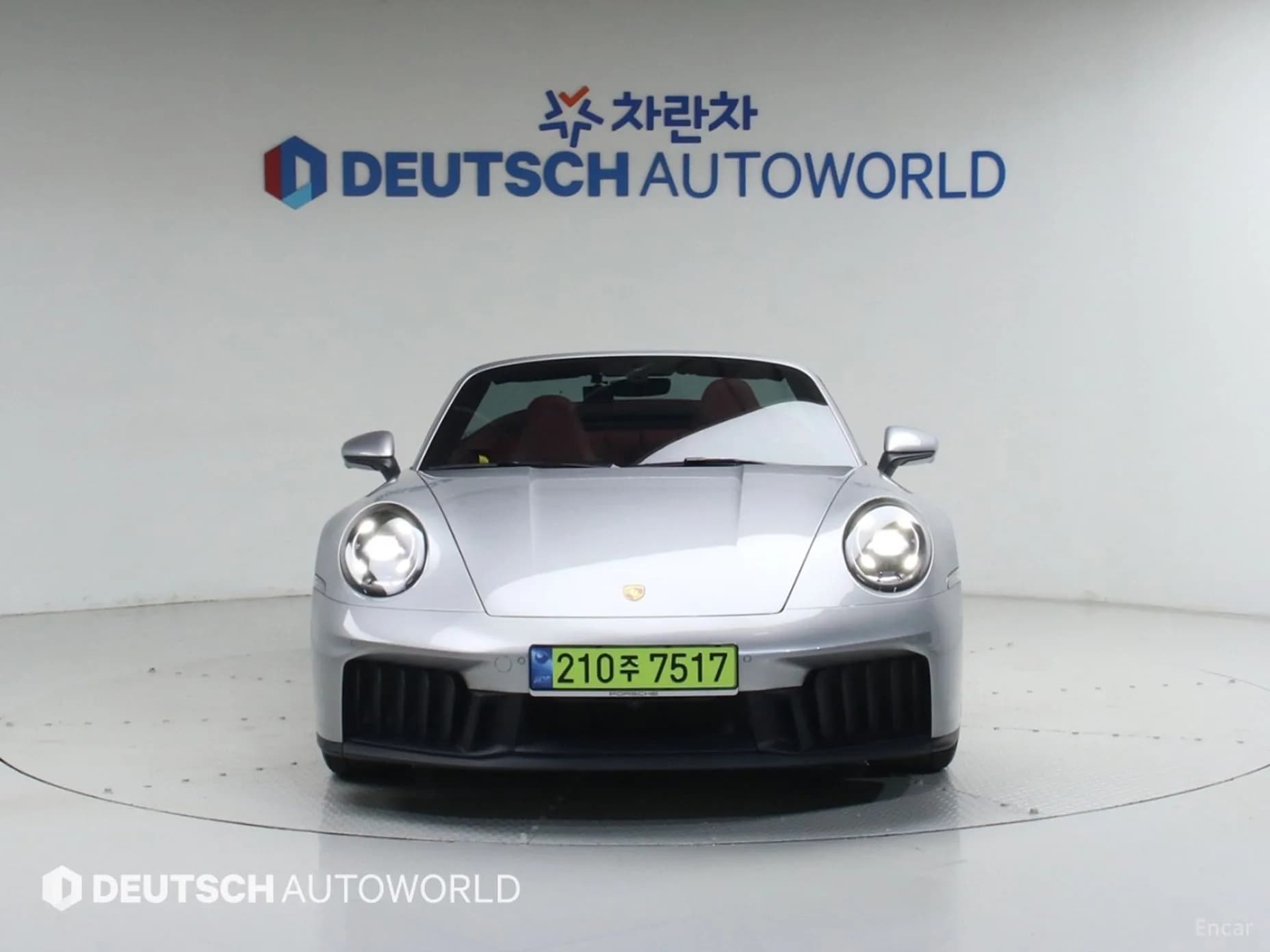 911 (992)
