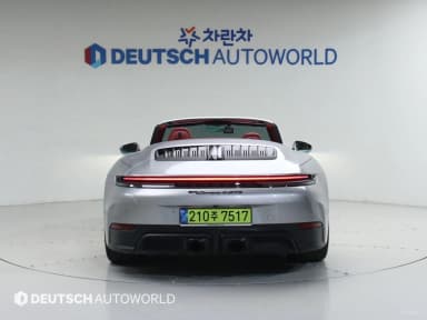 911 (992)