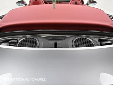 911 (992)