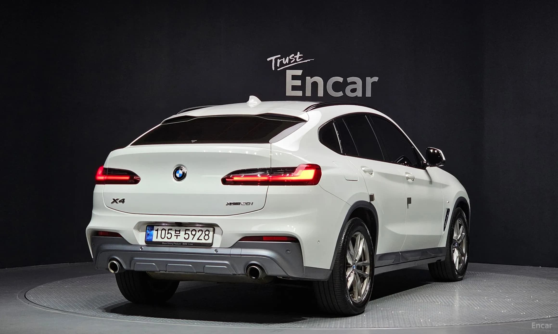X4 (G02)