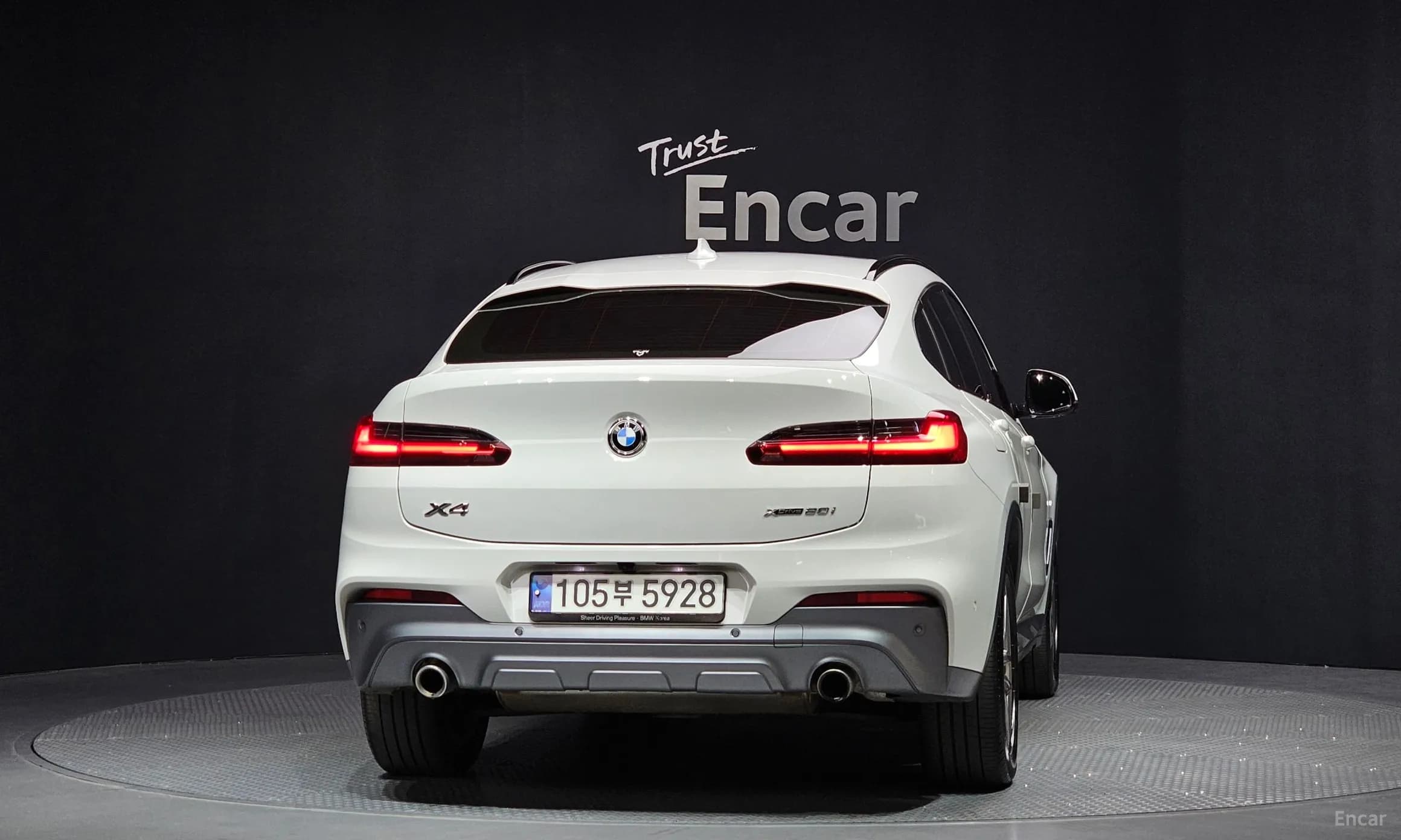 X4 (G02)
