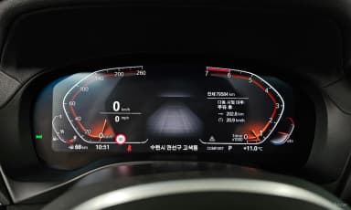 X4 (G02)