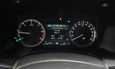 Rexton Sports Khan