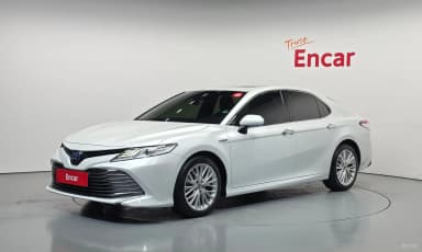 Camry (XV70)
