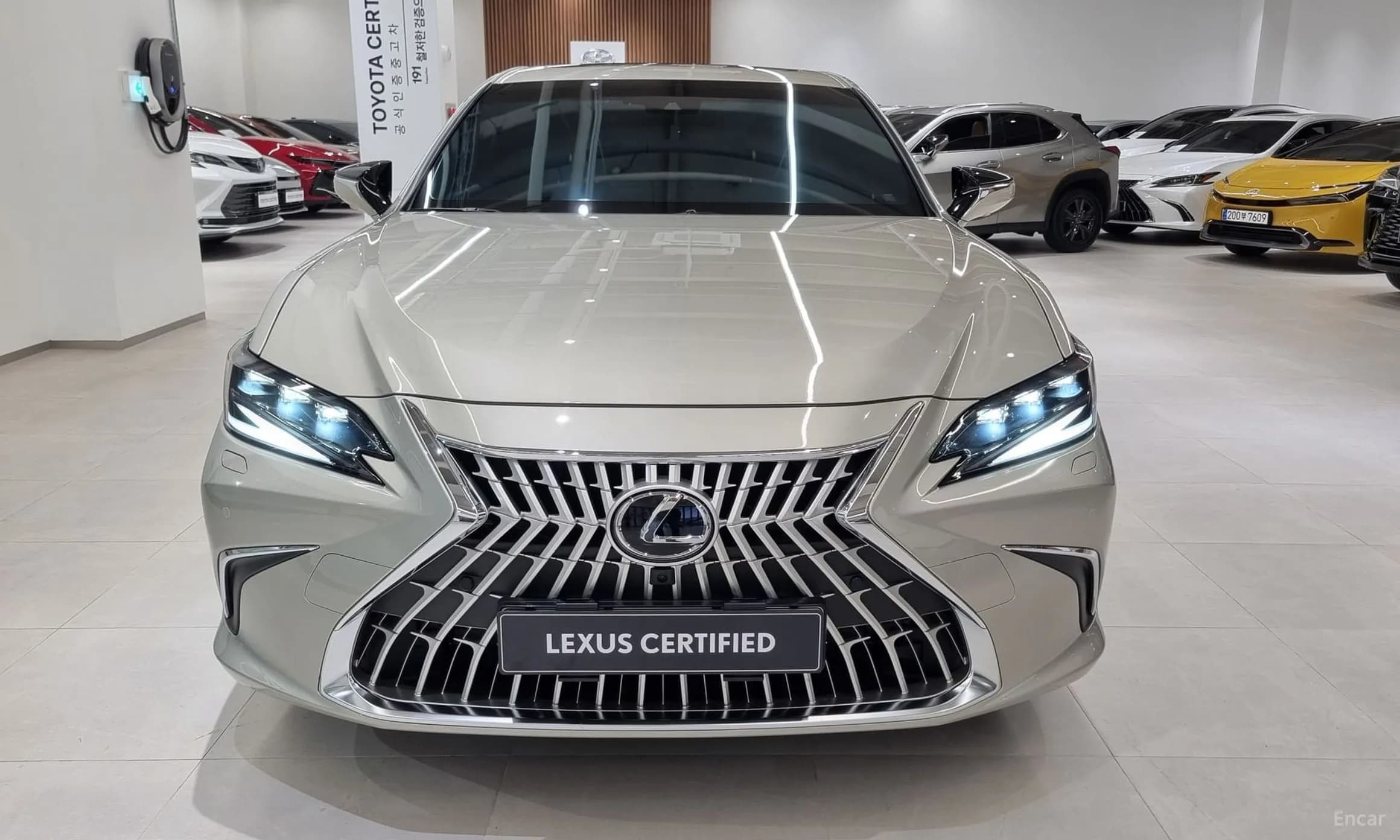 ES300h 7th Generation