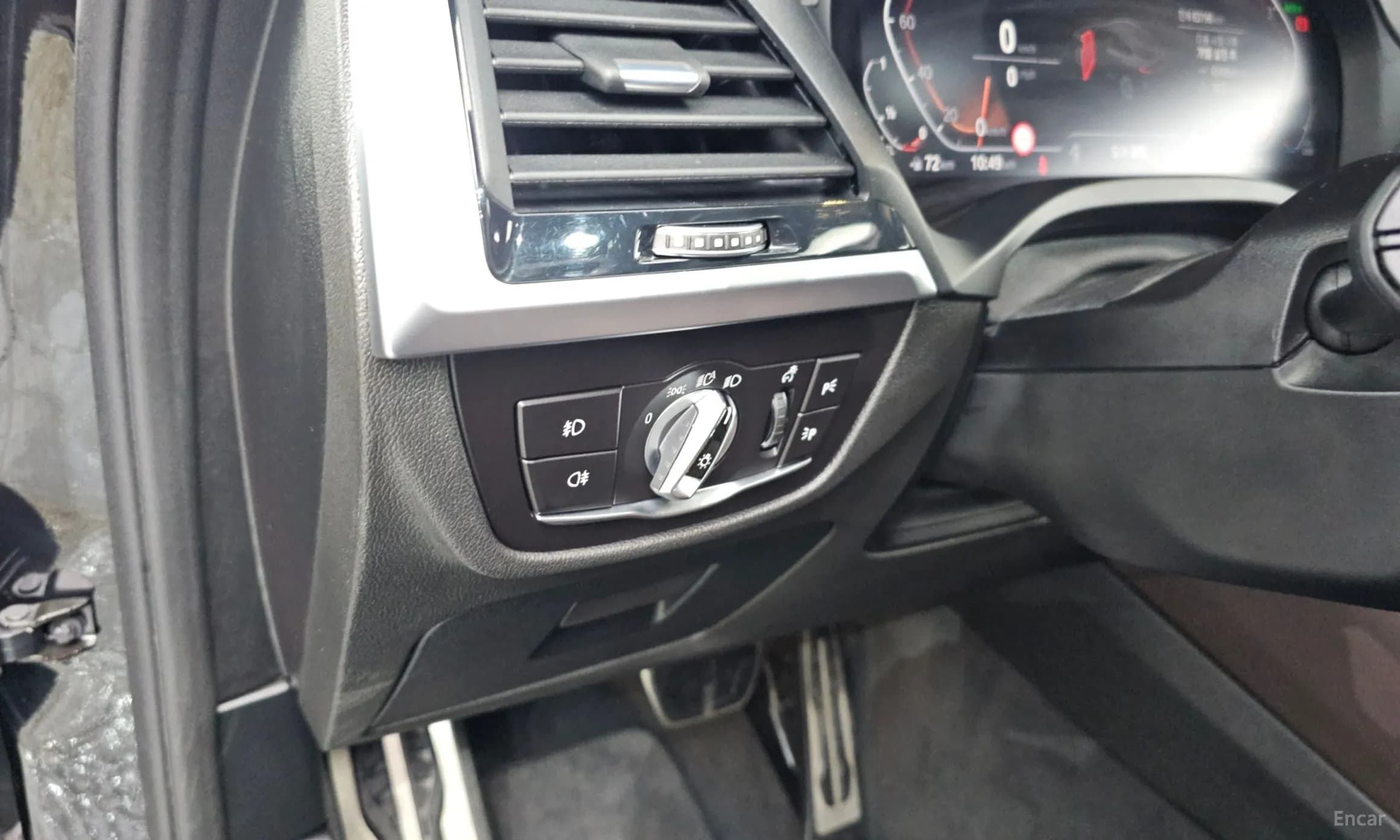 X4 (G02)
