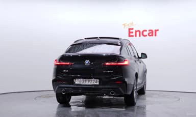 X4 (G02)