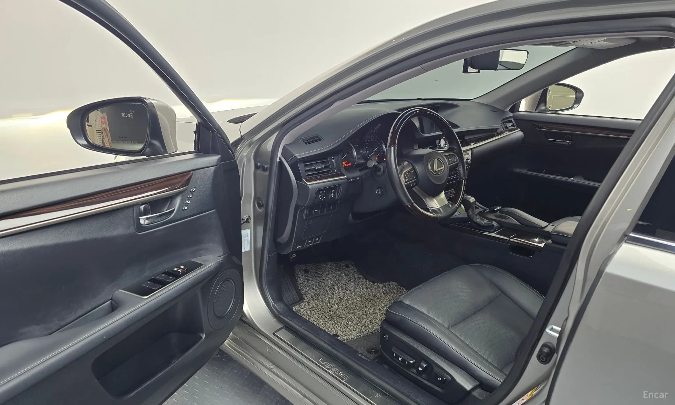 New ES300h
