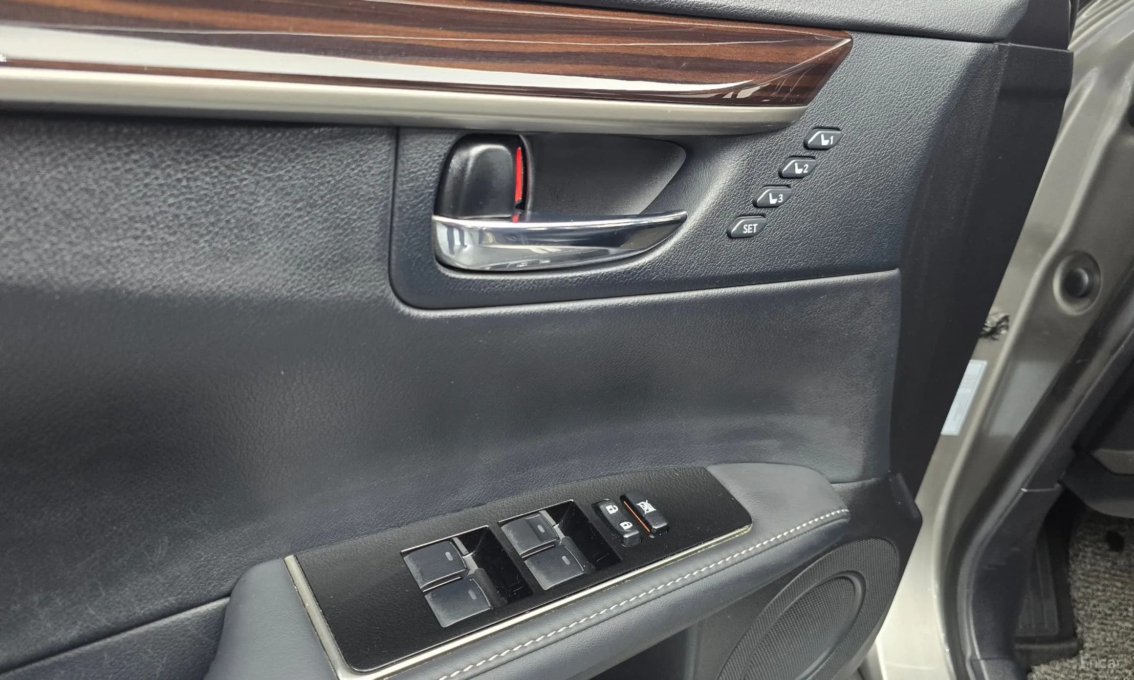 New ES300h
