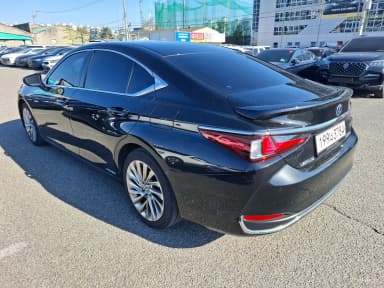ES300h 7th Generation