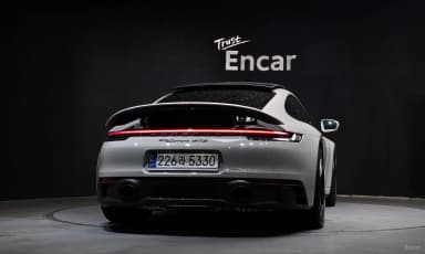 911 (992)