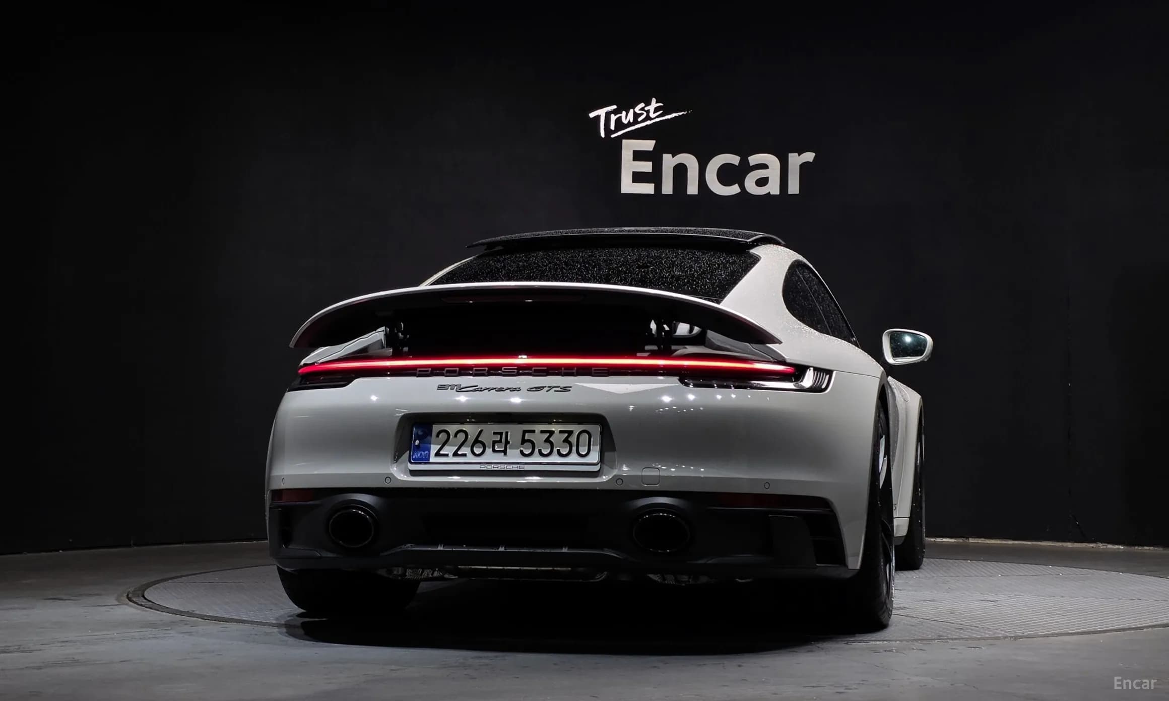 911 (992)