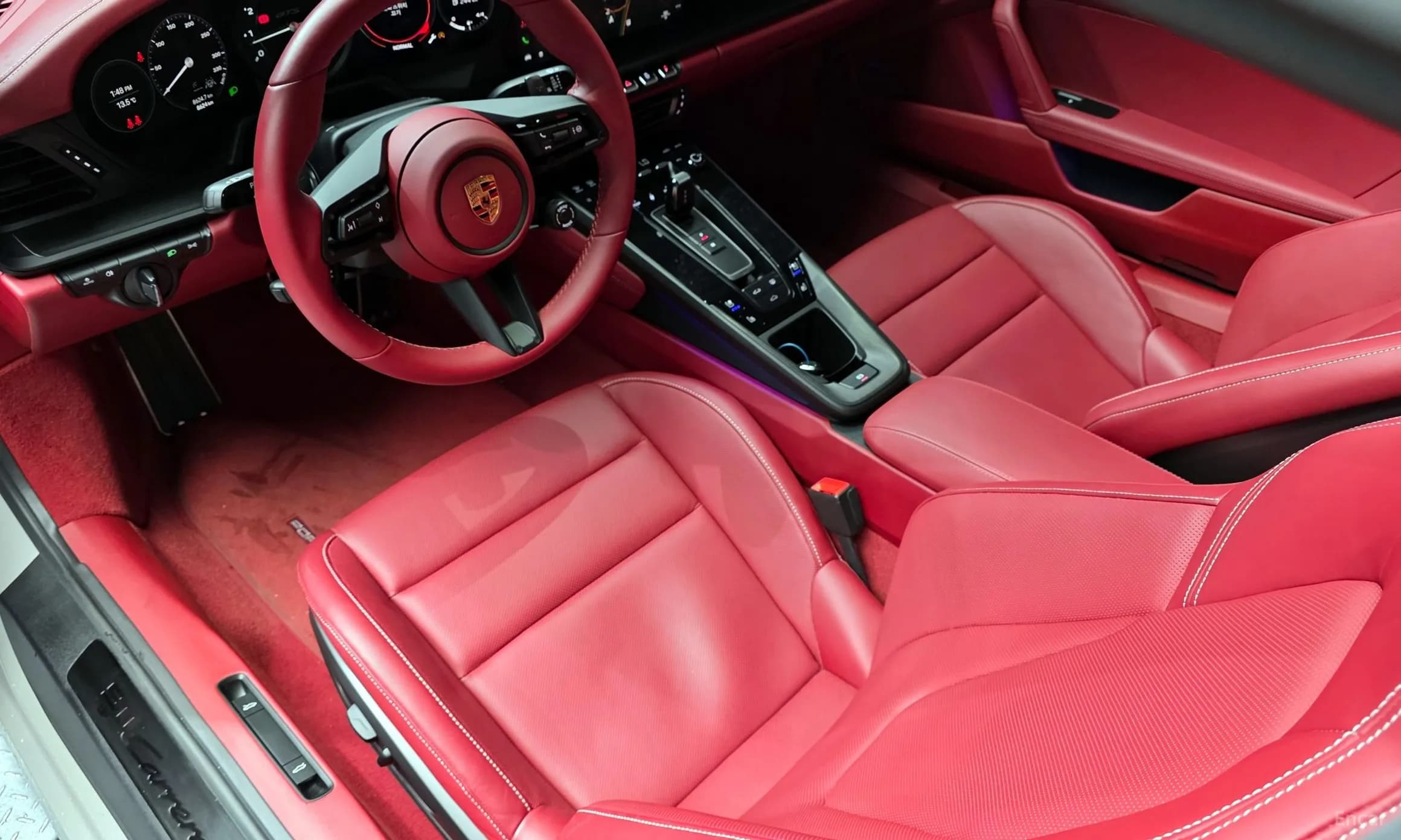 911 (992)