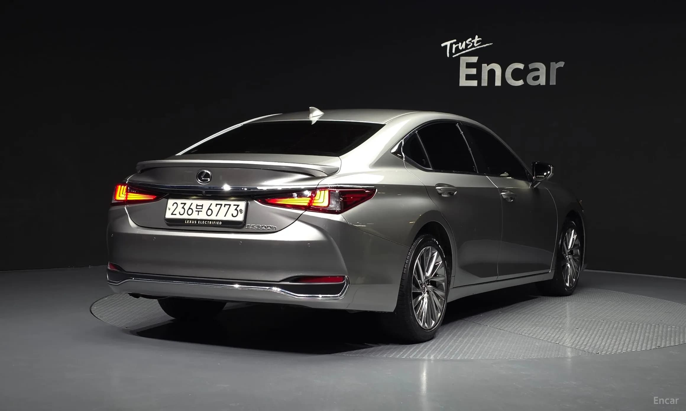 ES300h 7th Generation