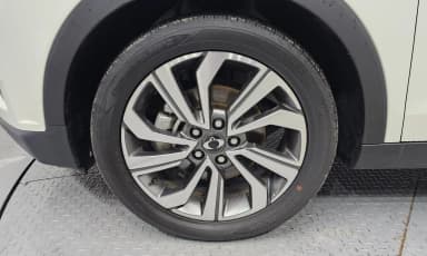 Berry New Tivoli