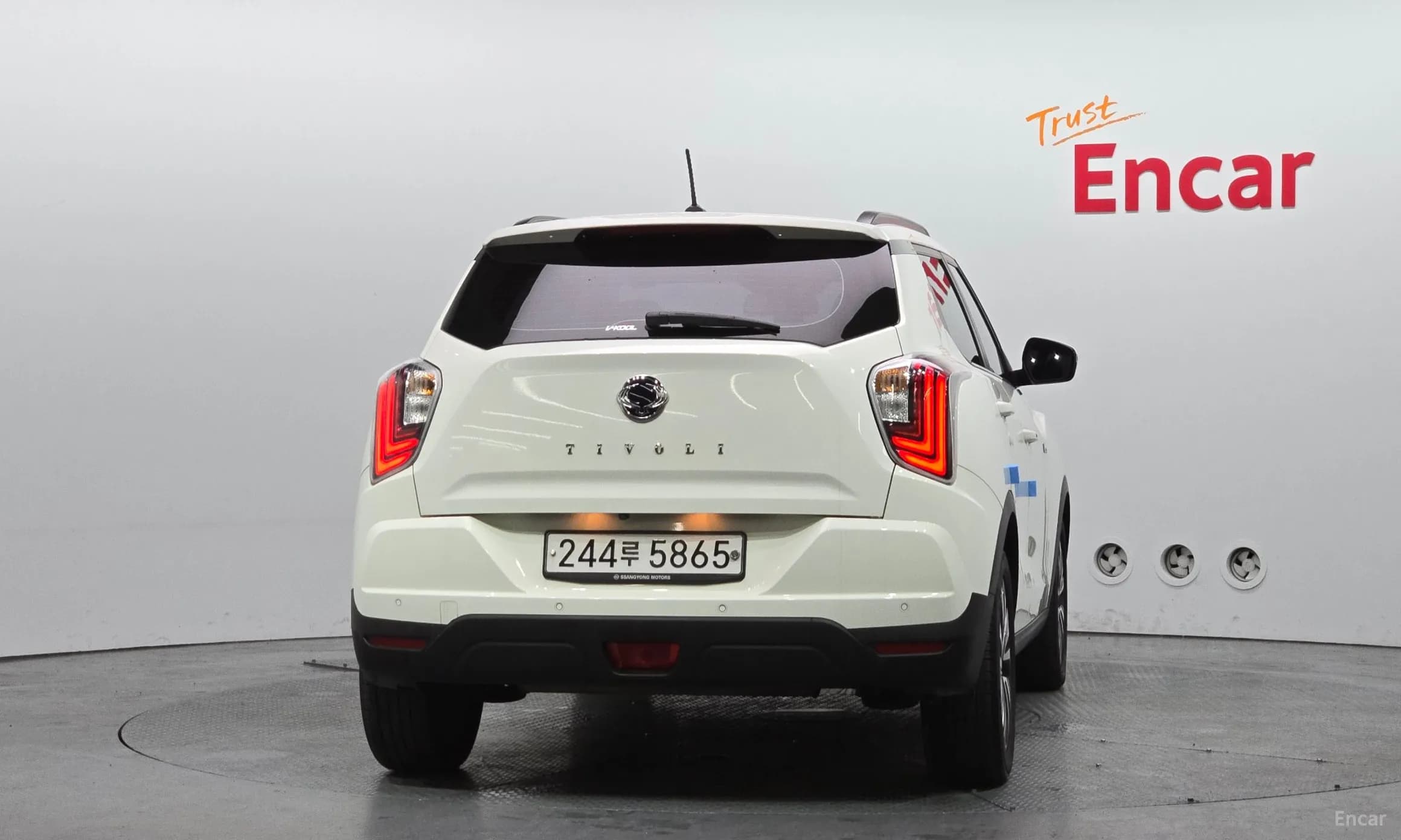 Berry New Tivoli