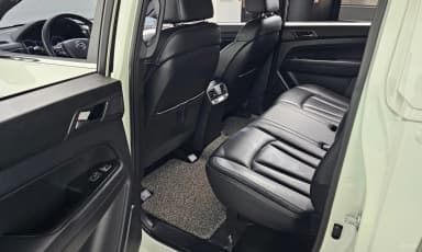 Rexton Sports Khan