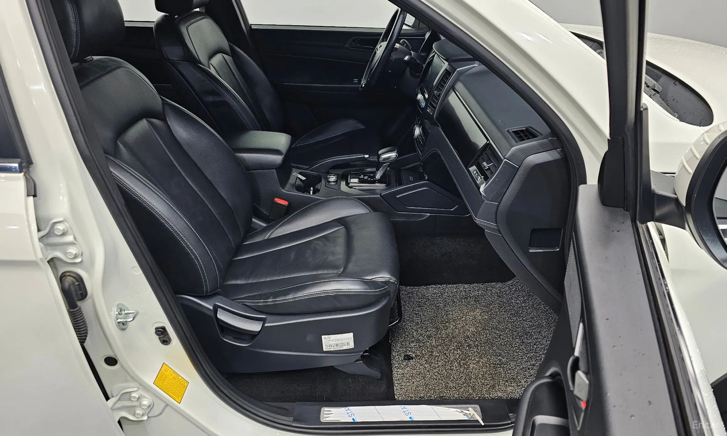 Rexton Sports Khan