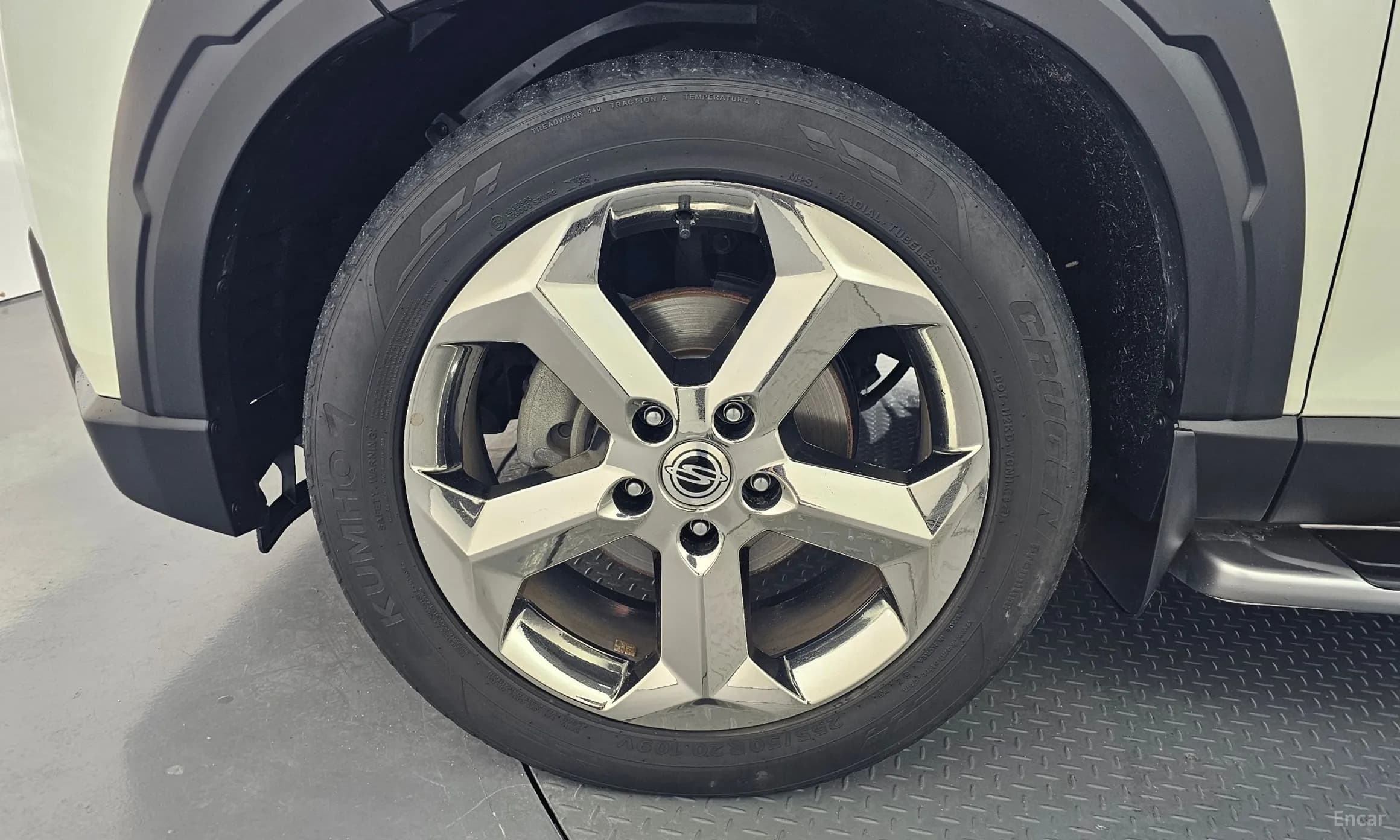 Rexton Sports Khan