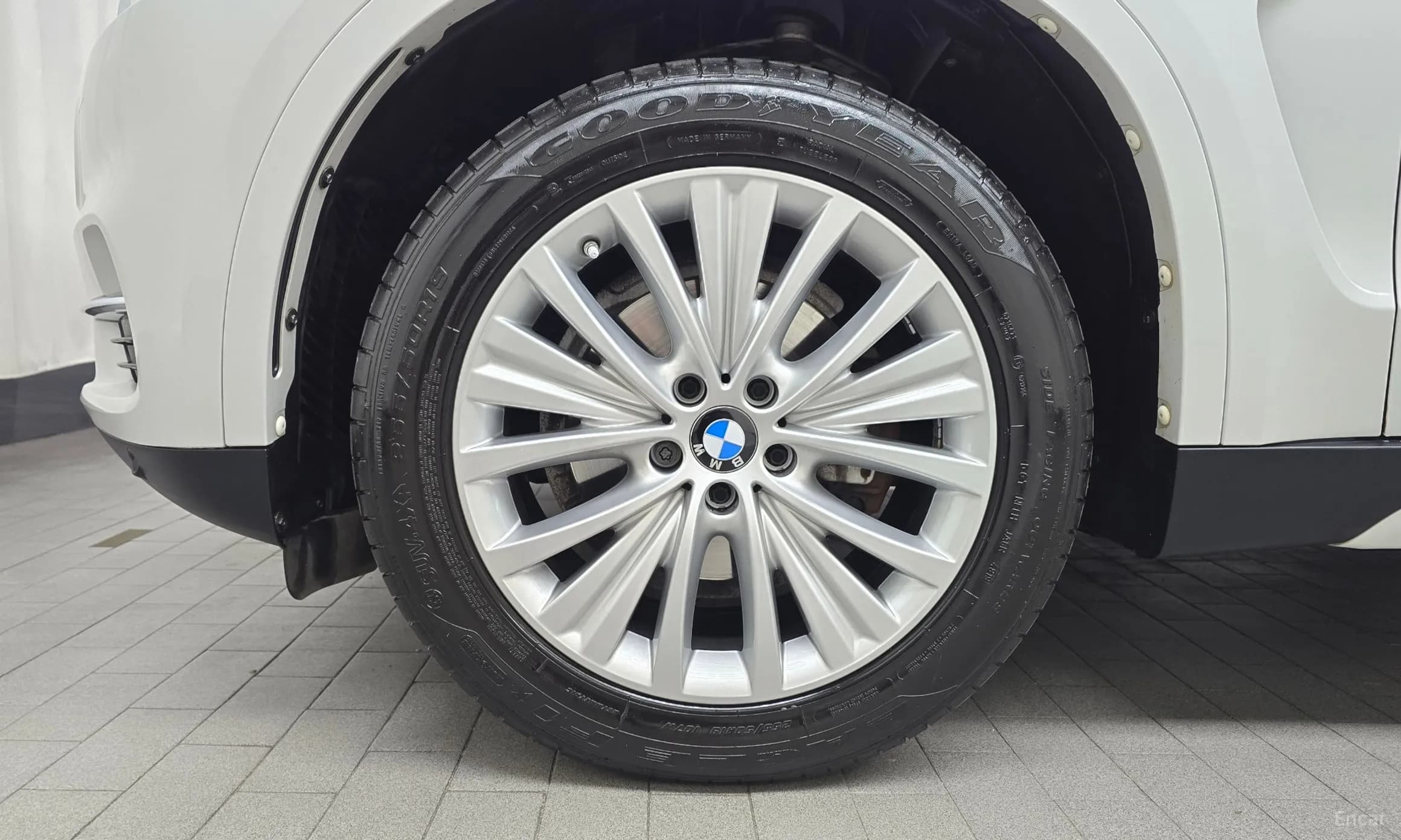 X5 (F15)