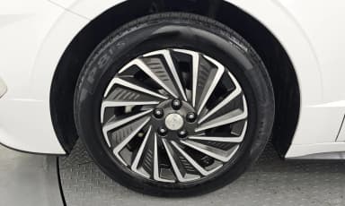 Sonata Hybrid (DN8)