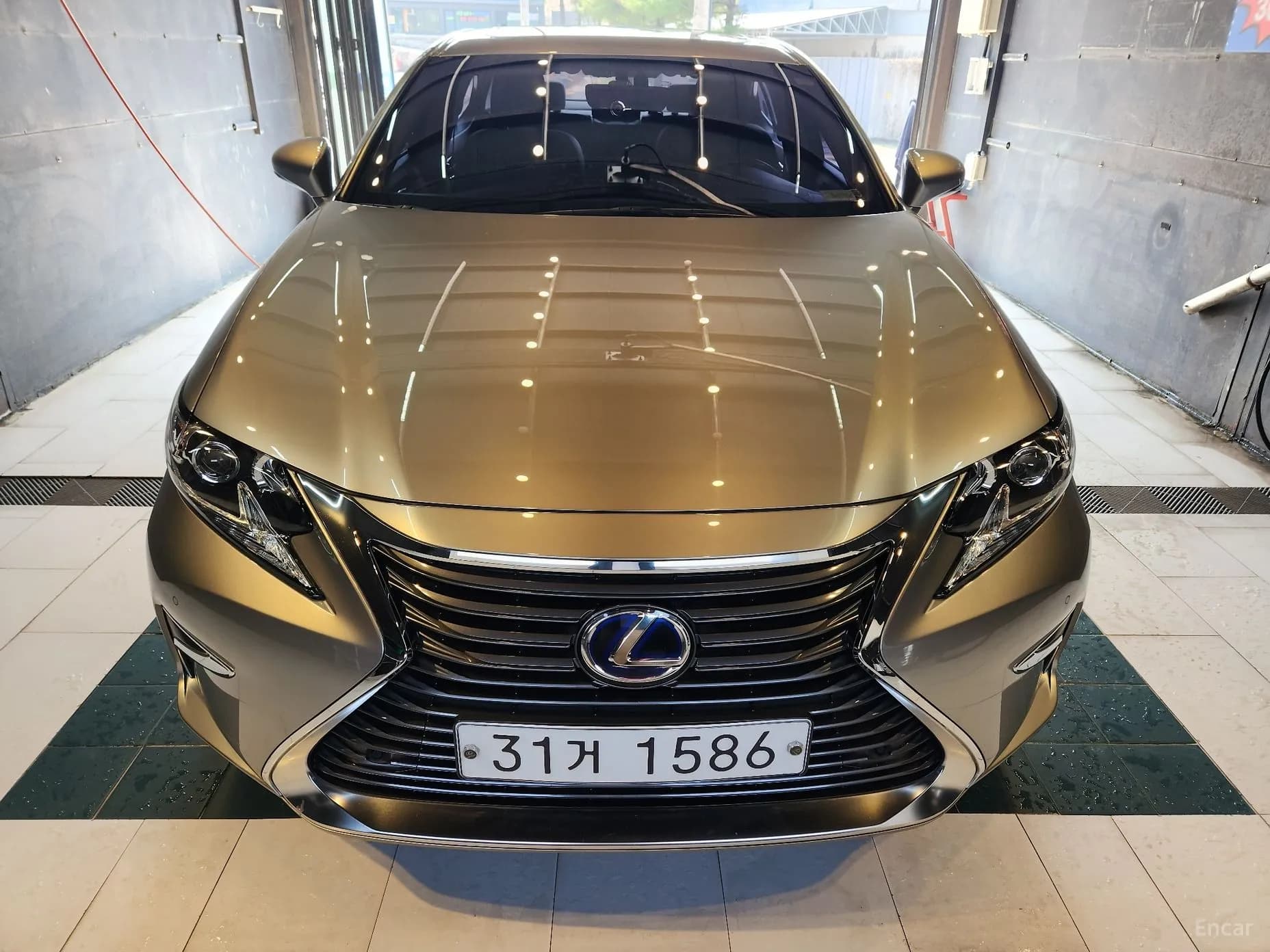 New ES300h
