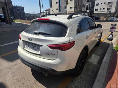 QX70