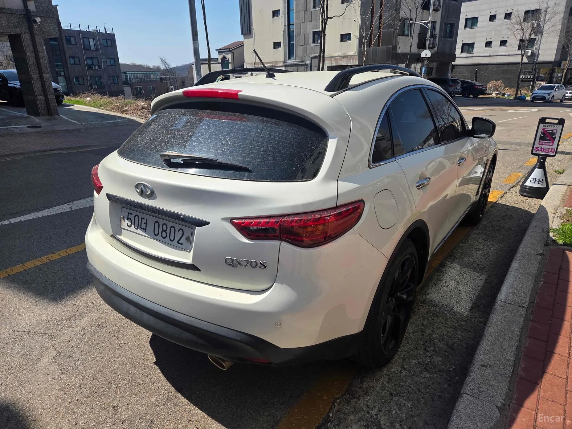 QX70
